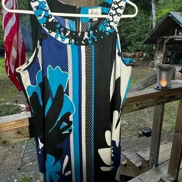 Beige by eci Swing. A- Line Sleeveless Womens Sz L Blouse - Picture 4 of 4